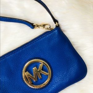 ❗️SOLD❗️100% Auth. Michael Kors Fulton Wristlet